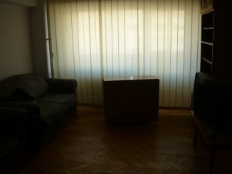 agentie imobiliara inchiriez apartament decomandat, in zona Trocadero, orasul Constanta
