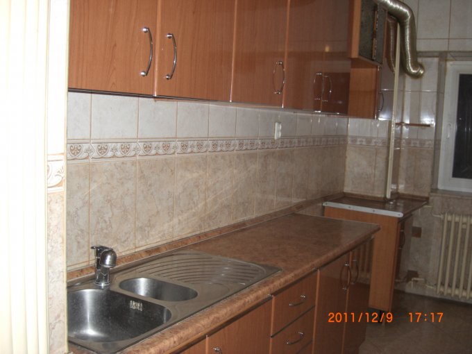 agentie imobiliara vand apartament decomandat, in zona Dacia, orasul Constanta