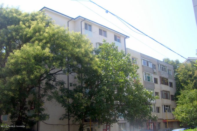 Apartament cu 3 camere de vanzare, confort 1, zona Inel 2,  Constanta
