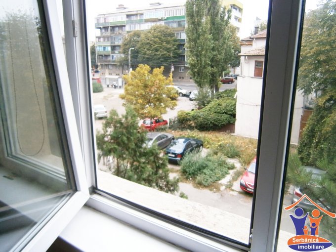 agentie imobiliara vand apartament semidecomandat, in zona Centru, orasul Constanta