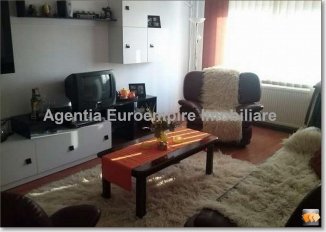 vanzare apartament cu 3 camere, decomandat, in zona Bratianu, orasul Constanta