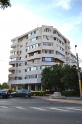 vanzare apartament cu 3 camere, decomandat, in zona Casa de Cultura, orasul Constanta