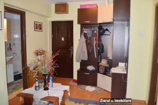 Apartament cu 3 camere de vanzare, confort 1, zona Inel 2,  Constanta