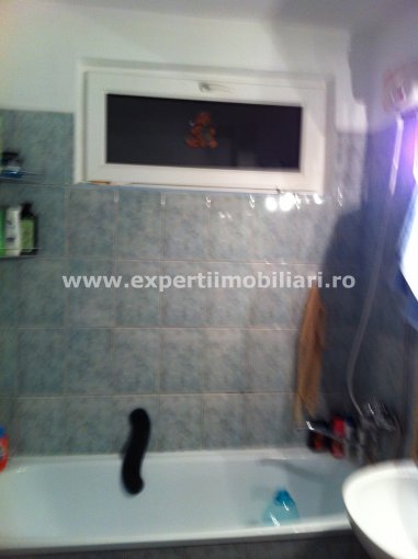 agentie imobiliara vand apartament semidecomandat, in zona Tomis 2, orasul Constanta