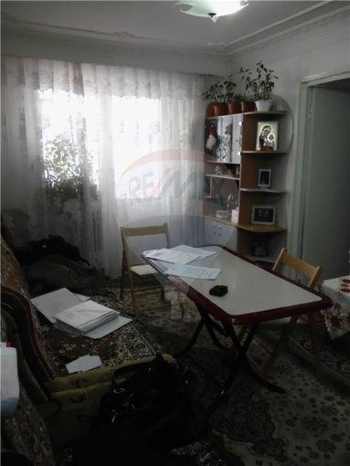 agentie imobiliara vand apartament semidecomandat, in zona Casa de Cultura, orasul Constanta