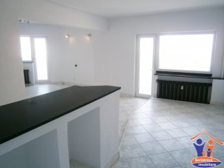 Apartament cu 3 camere de vanzare, confort Lux, zona B-dul Mamaia,  Constanta