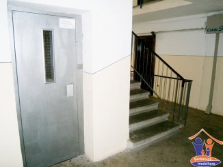 vanzare apartament decomandat, zona B-dul Mamaia, orasul Constanta, suprafata utila 77 mp