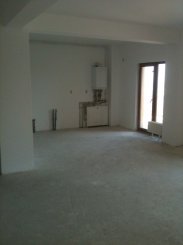 vanzare apartament cu 3 camere, decomandat, in zona Gara, orasul Constanta