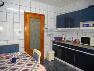 agentie imobiliara vand apartament decomandat, in zona Inel 2, orasul Constanta