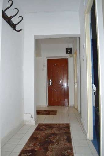 vanzare apartament cu 3 camere, decomandat, in zona Spitalul Militar, orasul Constanta