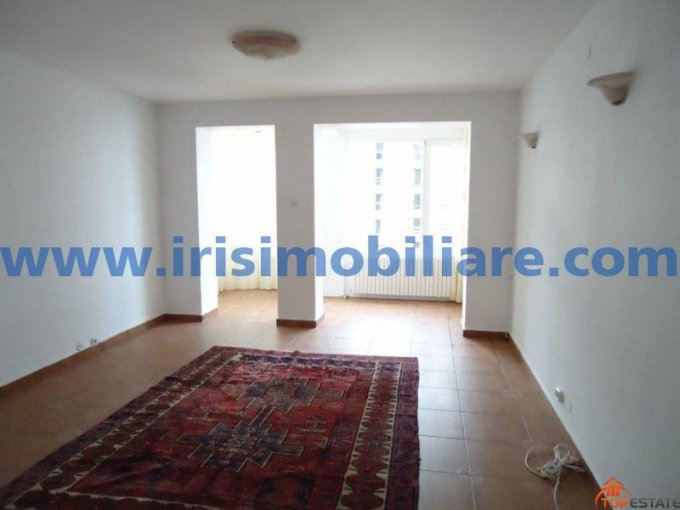  Constanta, zona Cazino, apartament cu 3 camere de inchiriat, Nemobilata