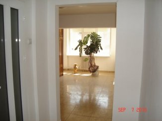 Apartament cu 3 camere de inchiriat, confort Lux, zona Capitol,  Constanta