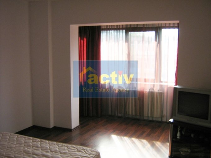 Apartament cu 3 camere de vanzare, confort Lux, zona Trocadero,  Constanta