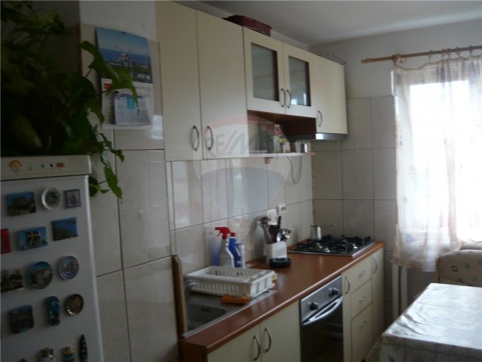 inchiriere apartament cu 3 camere, decomandat, in zona Tomis Nord, orasul Constanta