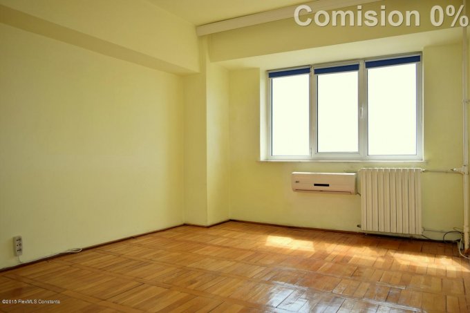 Apartament cu 4 camere de vanzare, confort 1, zona Centru,  Constanta