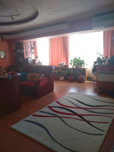 Apartament cu 4 camere de vanzare, confort 1, zona Delfinariu,  Constanta