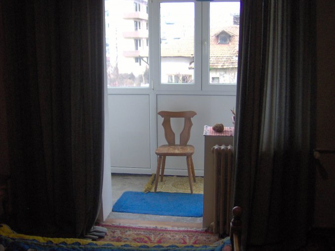 vanzare apartament cu 4 camere, decomandata, in zona Dacia, orasul Constanta