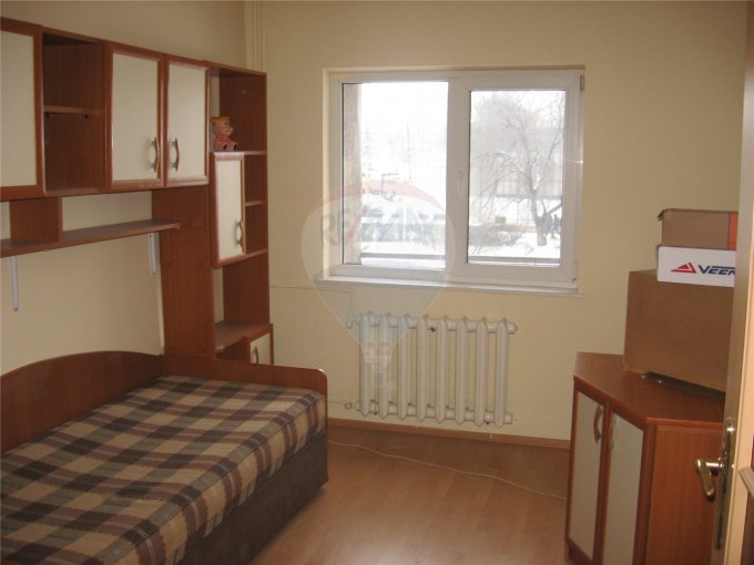 Apartament cu 4 camere de vanzare, confort Lux, zona Gara,  Constanta
