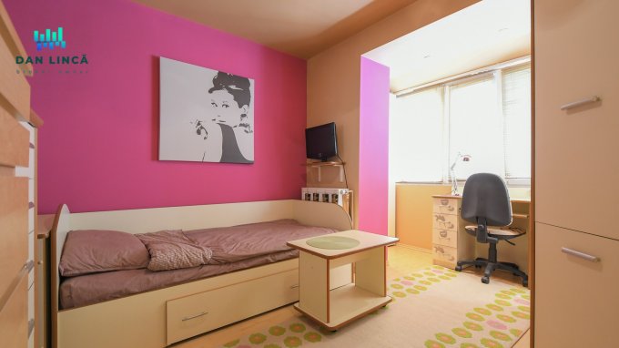 Apartament cu 5 camere de vanzare, confort Lux, zona Gara,  Constanta