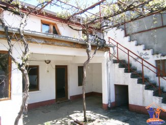 Casa de vanzare cu 4 camere, in zona Palas, Constanta