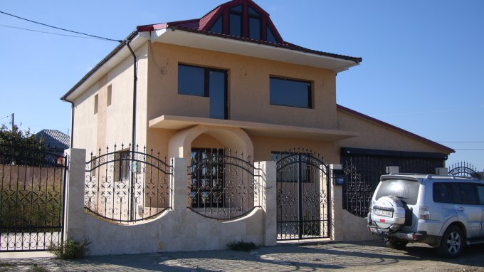 Constanta Navodari, casa cu 6 camere de vanzare de la agentie imobiliara