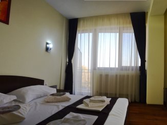 vanzare Mini hotel de la agentie imobiliara cu 3 etaje, 33 camere, in zona Sud, orasul Eforie Nord