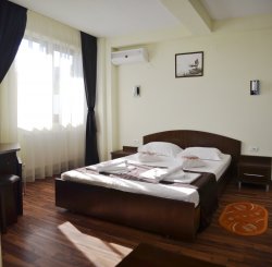 Constanta Eforie Nord, zona Sud, Mini hotel / Pensiune cu 33 camere de vanzare de la agentie imobiliara