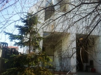 vanzare vila de la agentie imobiliara, cu 1 etaj, 8 camere, in zona Faleza Nord, orasul Constanta