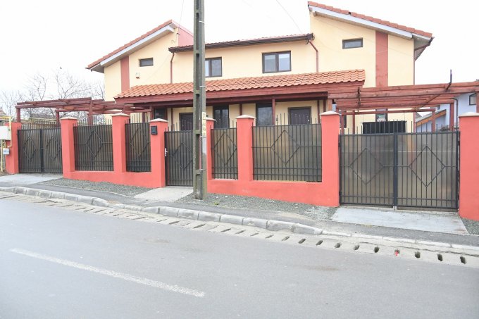 Constanta Ovidiu, zona Primarie, vila cu 8 camere de vanzare de la agentie imobiliara