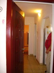 proprietar vand apartament decomandat, in zona Centru, orasul Targu Secuiesc