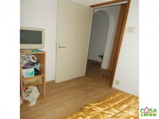 Apartament cu 2 camere de vanzare, confort 2, zona Micro 6,  Targoviste Dambovita