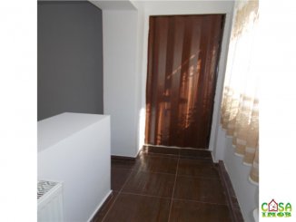 Apartament cu 3 camere de vanzare, confort 1, zona Micro 4,  Targoviste Dambovita