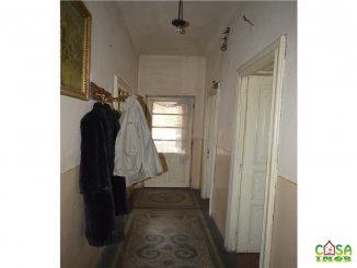 Casa de vanzare cu 4 camere, Targoviste Dambovita
