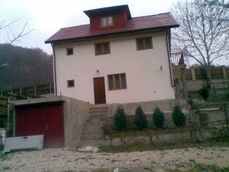  Dambovita Moroeni, casa cu 6 camere de vanzare de la proprietar