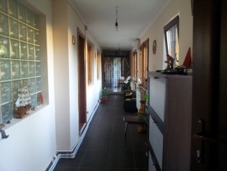  Giurgiu, zona Centru, casa cu 3 camere de vanzare de la proprietar