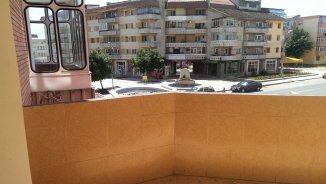 Apartament cu 4 camere de vanzare, confort Lux, zona Petru Rares,  Targu Frumos Iasi