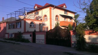 proprietar inchiriez Vila cu 2 etaje, 5 camere, comuna Dobroesti