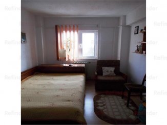 inchiriere apartament cu 3 camere, decomandat, in zona Cantacuzino, orasul Ploiesti