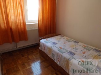 Apartament cu 3 camere de vanzare, confort 1, zona Cezar Petrescu,  Busteni Prahova