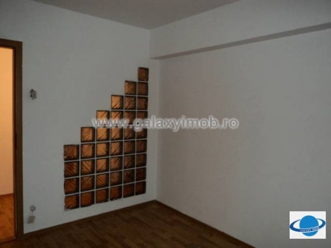  Prahova Ploiesti, zona Vest, apartament cu 3 camere de inchiriat