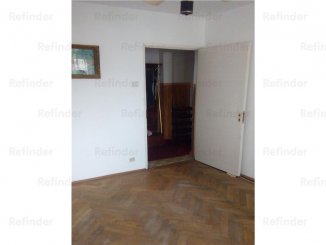 Apartament cu 4 camere de vanzare, confort 2, zona Vest,  Ploiesti Prahova