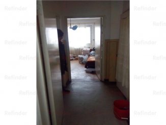 Apartament cu 4 camere de vanzare, confort 2, zona Vest,  Ploiesti Prahova