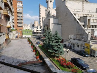 vanzare apartament semidecomandat, orasul Satu Mare, suprafata utila 81 mp