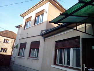 Vila de vanzare cu 1 etaj si 4 camere, Satu Mare