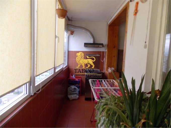 agentie imobiliara vand apartament semidecomandat, in zona Mihai Viteazu, orasul Sibiu