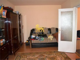 vanzare apartament cu 2 camere, decomandat, in zona Vasile Aaron, orasul Sibiu