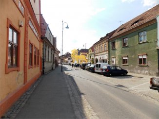 vanzare apartament semidecomandat, zona Orasul de Jos, orasul Sibiu, suprafata utila 71 mp