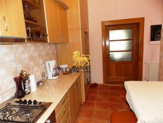 vanzare apartament cu 2 camere, decomandat, in zona Piata Cluj, orasul Sibiu