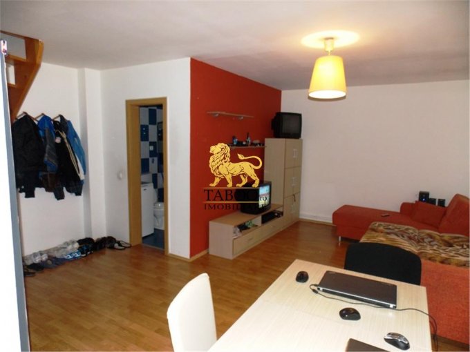 vanzare apartament cu 3 camere, decomandat, orasul Sibiu