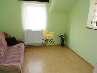 inchiriere apartament cu 3 camere, decomandat, in zona Piata Cluj, orasul Sibiu